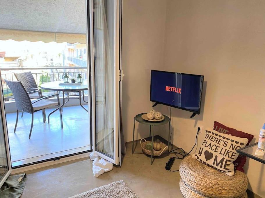 Openair Hot Tub/Big Balcony/Great Boutique Apt Atenas Exterior foto